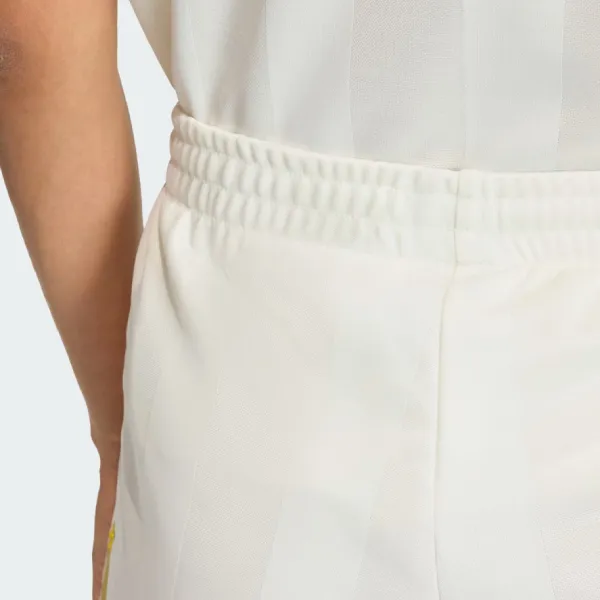 Quần Short Nữ Adidas Originals x Liberty London Firebird KE3663 Màu Trắng Sữa Size XS