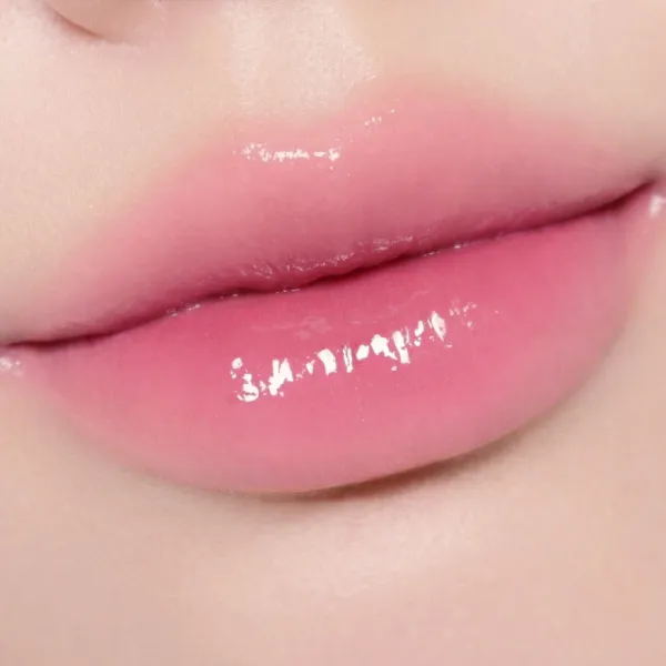 Son MAC Lustreglass Stainglass Lip Tint 945 Sneaky Pink Màu Hồng Kẹo