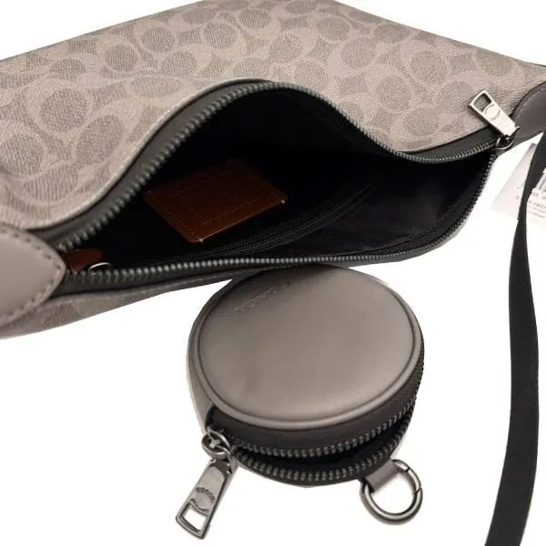 Túi Đeo Chéo Nam Coach Small Finn Crossbody Bag Màu Xám Nhạt