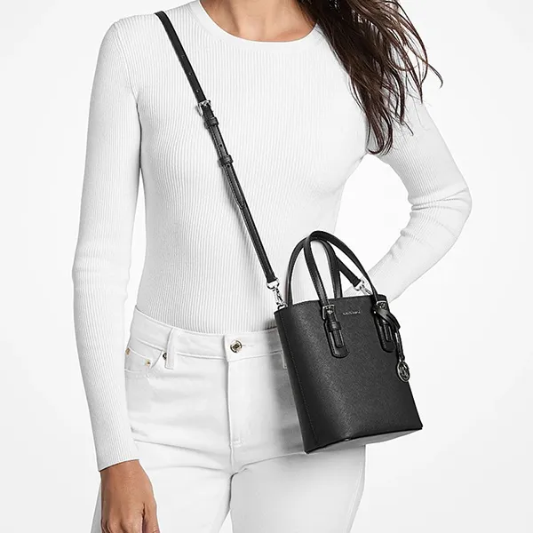 Túi Đeo Chéo Nữ Michael Kors MK Voyager Extra-Small Leather Convertible Crossbody Bag 35F6SV6C0L Màu Đen