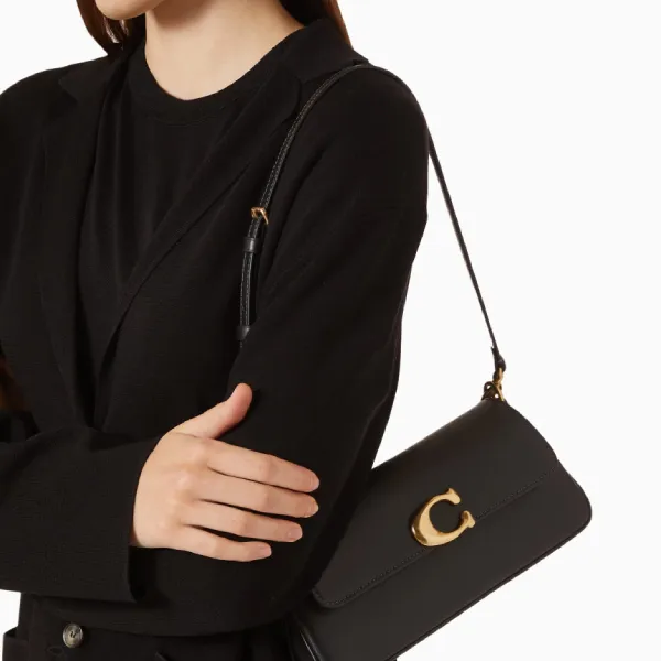 Túi Đeo Vai Nữ Coach Jet Shoulder Bag Màu Đen