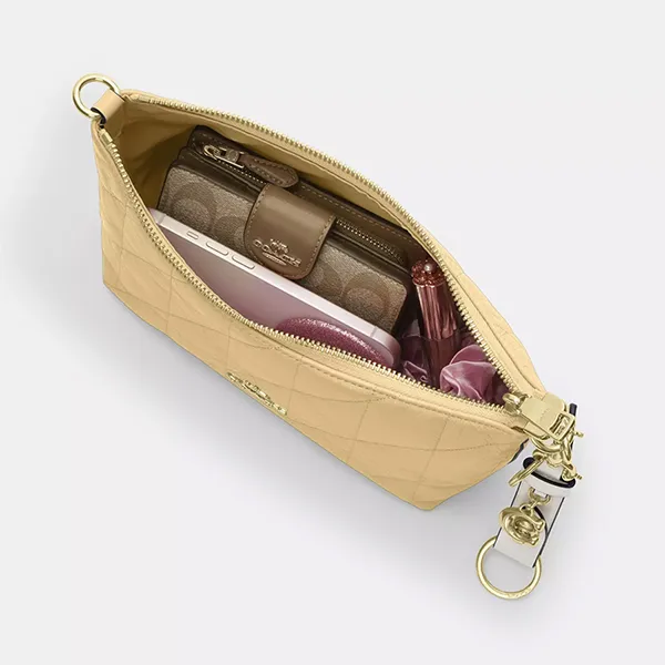 Túi Đeo Vai Nữ Coach Caitlin Shoulder Bag With Quilting Gold Soft CDZ88 Màu Vàng
