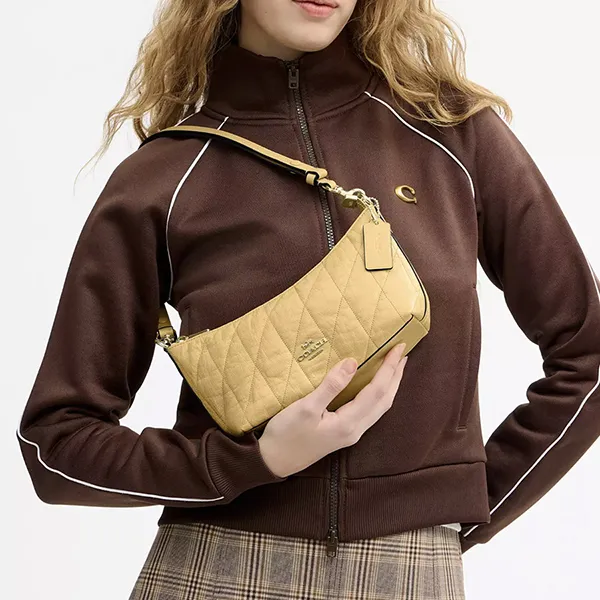 Túi Đeo Vai Nữ Coach Caitlin Shoulder Bag With Quilting Gold Soft CDZ88 Màu Vàng