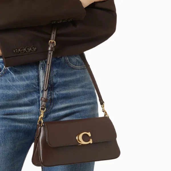 Túi Đeo Vai Nữ Coach Jet Shoulder Bag Màu Nâu Đậm