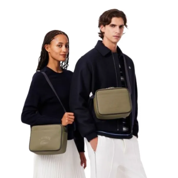 Túi Đeo Chéo Unisex Lacoste Medium Club 1930 Petit Piqué Reporter Bag NU4850 - R63 Màu Xanh Olive