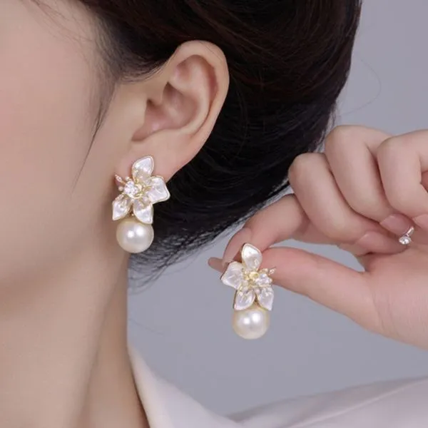 Khuyên Tai Nữ Kya Jewel White Azalea JE25 Màu Trắng Vàng