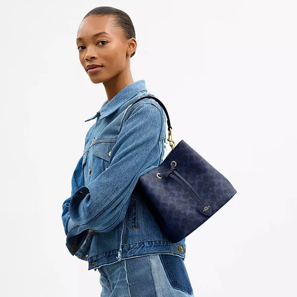 Túi Đeo Chéo Nữ Coach Rowan Bucket Bag In Signature Canvas CEZ36 Màu Xanh Navy