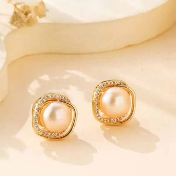 Khuyên Tai Nữ Kya Jewel Pearl Embrace JE26 Màu Trắng Xà Cừ