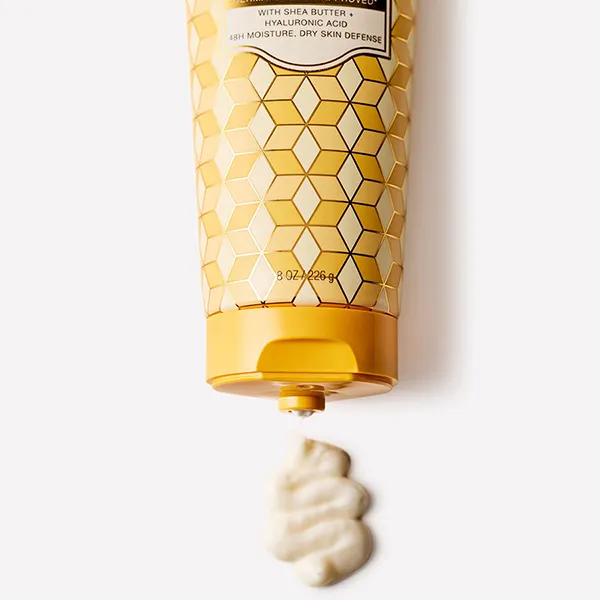 Kem Dưỡng Thể Bath & Body Works Ultimate Hydration Body Cream Almond Croissant 226g