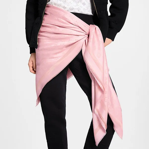 Khăn Quàng Cổ Nữ Louis Vuitton LV Monogram Shine Scarf M98617 Màu Hồng Nhạt