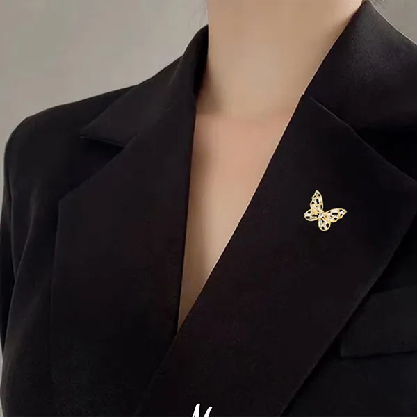 Cài Áo Nữ Meri Yellow Butterfly BR527 Màu Vàng Gold