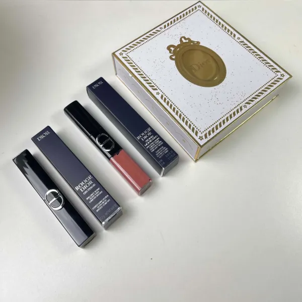 Set Son Dior Holiday (425 Wild Rosewood Màu Hồng Đất + 729 Biscuit Màu Hồng Nâu Đất + Hộp Quà Dior)