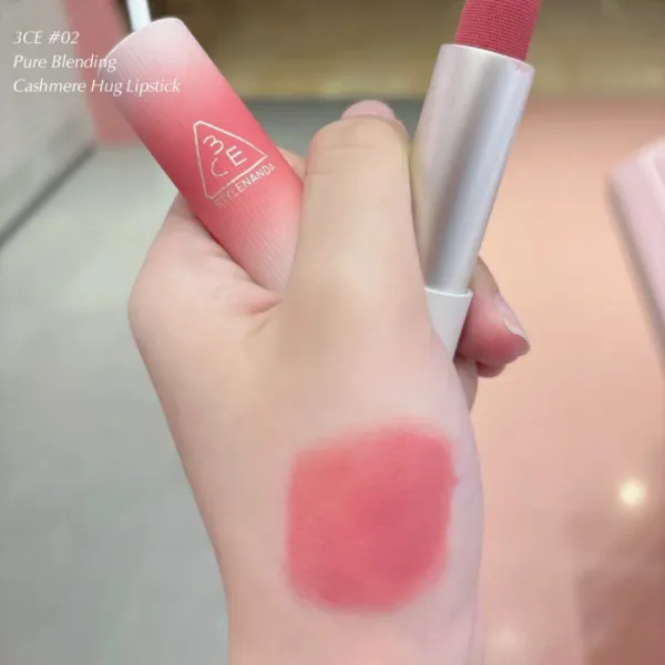 Son Lì 3CE Cashmere Hug Lipstick 02 Pure Blending Màu Hồng Nude 3.5g
