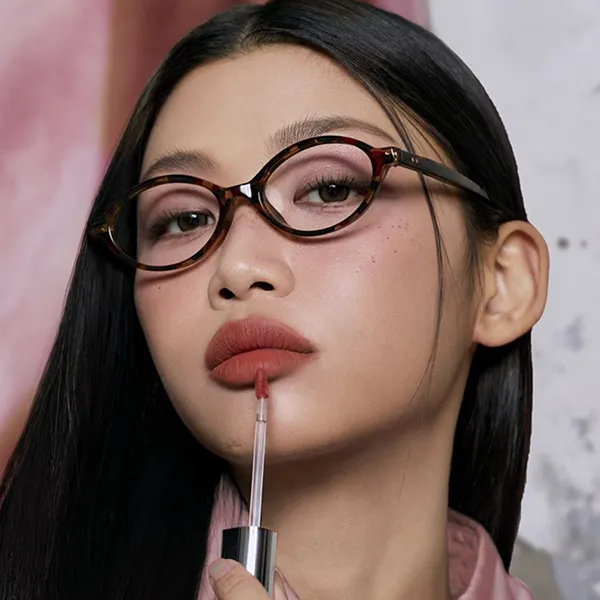 Son Kem Lì 3CE Hazy Lip Clay Common Stranger Màu Cam Đất