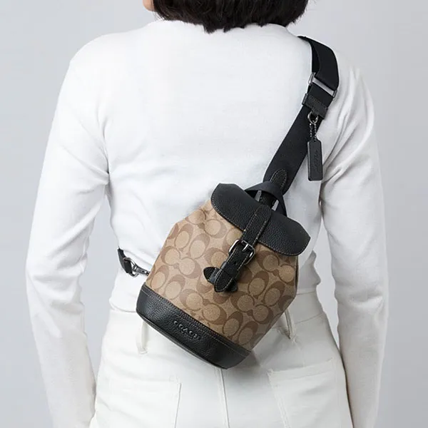 Túi Đeo Chéo Coach CB928 Signature Hudson Small Pack Khaki/ Black Màu Be Đen
