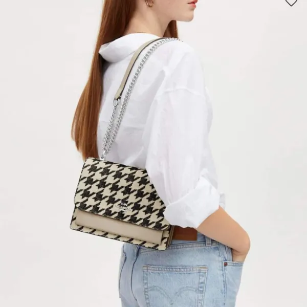 Túi Đeo Chéo Nữ Coach Klare Crossbody With Houndstooth Print CJ625 Màu Đen Trắng
