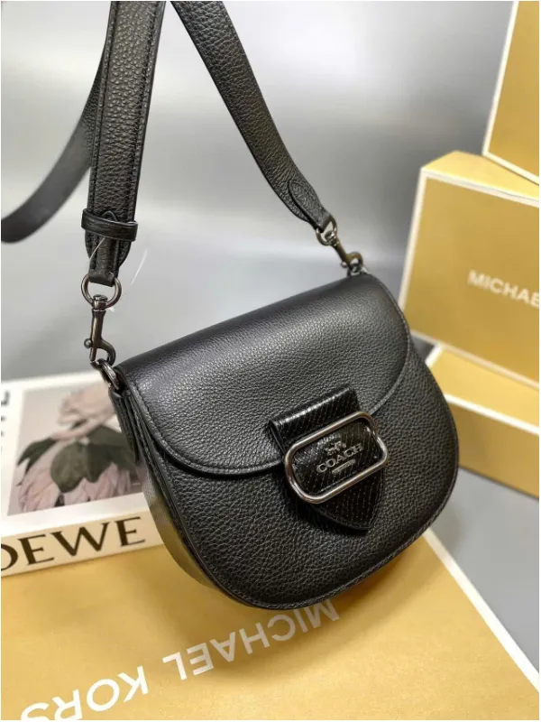 Túi Đeo Chéo Nữ Coach Morgan Saddle Bag Black CG470 Màu Đen