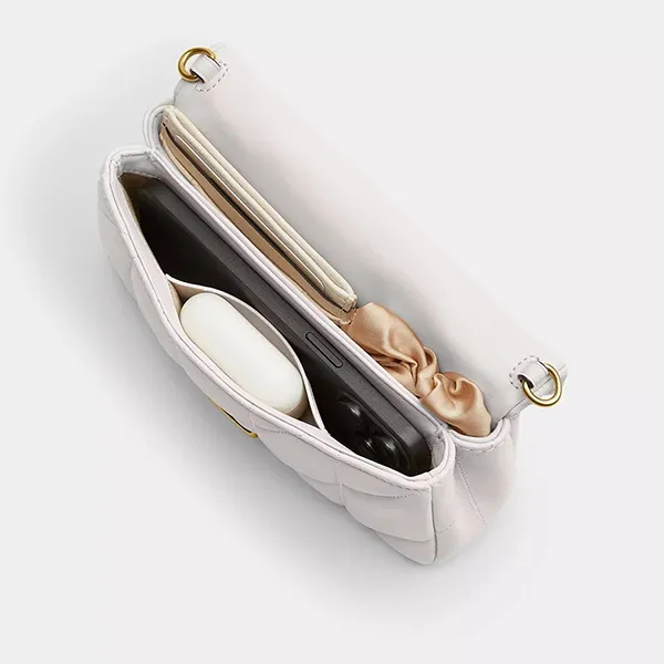 Túi Đeo Chéo Nữ Coach Tabby Shoulder Bag 19 CBH23 With Pillow Quilting Brass/ Chalk Màu Trắng