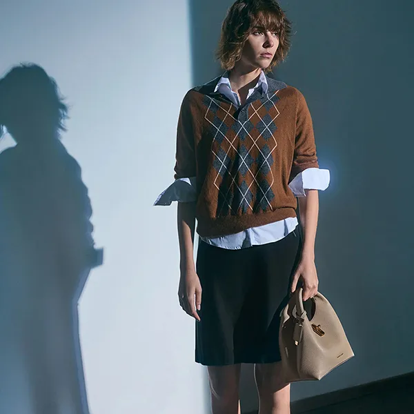 Túi Xách Tay Nữ Charles & Keith CNK Chance Turn-Lock Bucket Bag CK2-10701618 Taupe Màu Nâu Xám