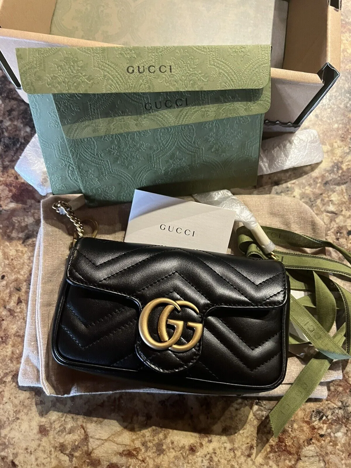 Mua Túi Gucci Marmont Super Mini Quilted Leather Shoulder Bag Màu Đen -  Gucci - Mua tại Vua Hàng Hiệu h027366