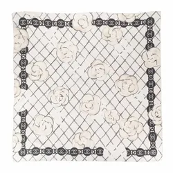 Khăn Quàng Cổ Chanel Foulard Scarf Màu Đen Trắng