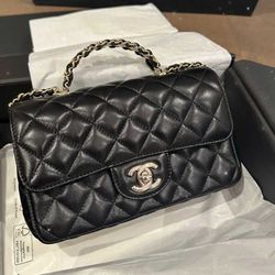 Túi Xách Nữ Chanel CC Mini8 AS4140 B13327 94305 With Top Handle Bag Black Màu Đen