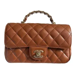 Chanel Classic  Chiếc túi xách cổ điển đặc trưng của nhà mốt Chanel  ELLY