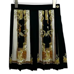 Chân Váy Versace With Baroque Pattern Printed 1008399 1A09103 5B070 Màu Đen Họa Tiết Size 36