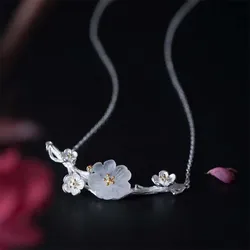 Dây Chuyền Nữ Lili Jewelry Đính Pha Lê Hình Bông Hoa Mận LILI_434427 Màu Bạc