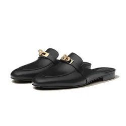 Giày Sục Nữ Hermès Oz Mule Noir H221081ZV02340 Khóa Vàng Màu Đen Size 36
