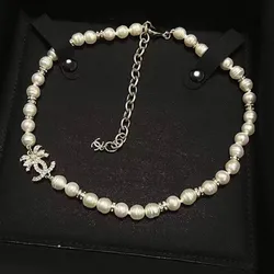 Dây Chuyền Nữ Chanel CC Necklace Choker Màu Trắng