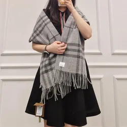 Khăn Choàng Burberry Giant Check Wool Muffler 0899561 Màu Xám