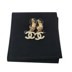 Khuyên Tai Nữ Chanel 25C Quilted Gold Drop Earrings With CC Logo Màu Vàng Gold