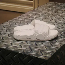 DÉP ADILETTE 22 HQ4672-6