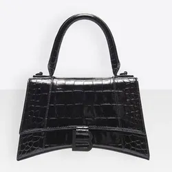 Lịch sử hình thành và phát triển của thương hiệu Balenciaga đắt giá