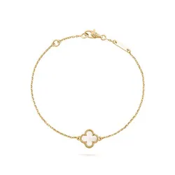 Vòng đeo tay Van Cleef & Arpels chính hãng giá bao nhiêu tiền?