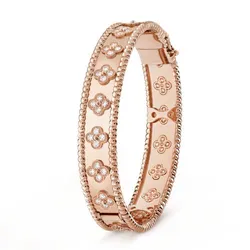Vòng đeo tay Van Cleef & Arpels chính hãng giá bao nhiêu tiền?