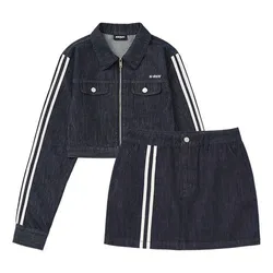 Set Áo + Chân Váy Nữ Nerdy Crop Top Denim Màu Xanh Đen