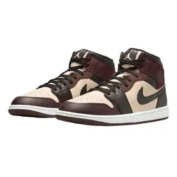 Giày sneaker là gì? Phân biệt các loại giày sneaker phổ biến hiện nay
