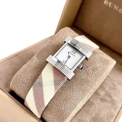 Đồng Hồ Nữ Burberry Novacheck 22x25mm Màu Be Đỏ