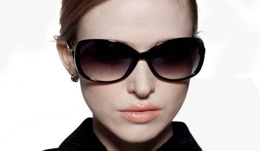 Tips - Mách nàng cách chọn kính mắt nữ hàng hiệu phù hợp với khuôn mặt