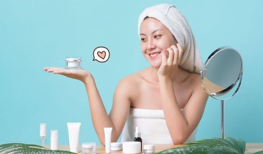 Review chi tiết 10 sản phẩm skincare cho da khô mụn nhất định phải biết