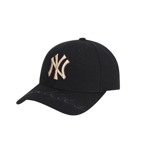 Mũ MLB New York Yankees Adjustable Hat In Black With Gold Logo-2