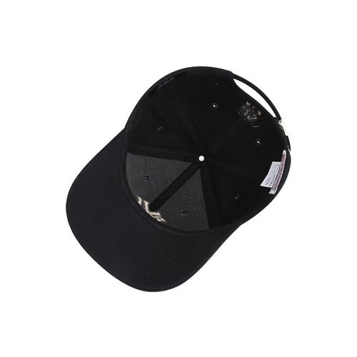 Mũ MLB New York Yankees Adjustable Hat In Black With Gold Logo-3