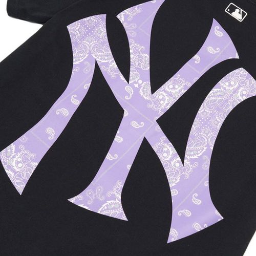 Áo Thun MLB Paisley Megalogo New York Yankees Tshirt 3ATS53023-50BKS Màu Đen Size S-2