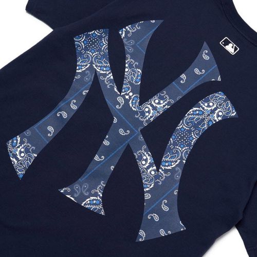 Áo Thun MLB Paisley Megalogo New York Yankees Tshirt 3ATS53023-50NYD Màu Xanh-8