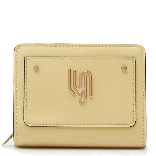 Ví Lyn Infinite Madelyn Short Wallets LL22MWC007 Màu Vàng