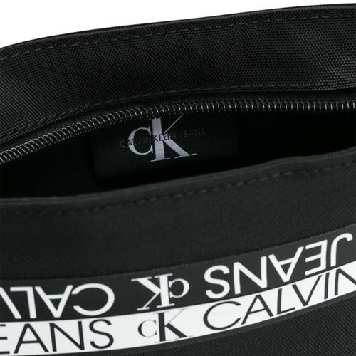 Túi Đeo Chéo Calvin Klein Ck Jeans Màu Đen-4