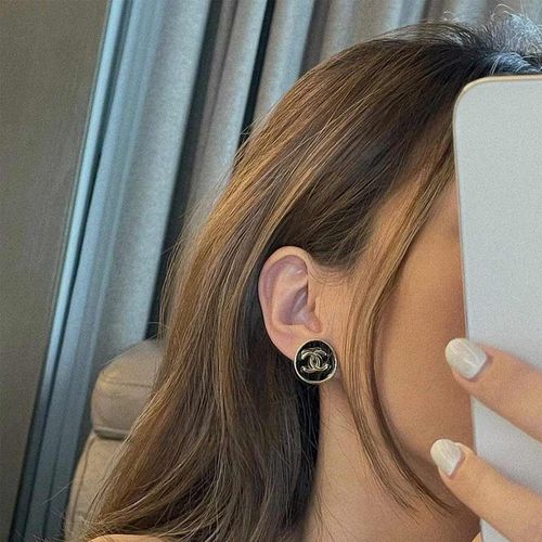 Khuyên Tai Chanel CC Button Clip-on Earrings Black Màu Đen - Vàng Gold-3