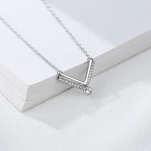Dây Chuyền Lili Jewelry Bạc Nữ Đính Đá CZ Hình Chữ V Cách Điệu LILI_275631 Màu Trắng